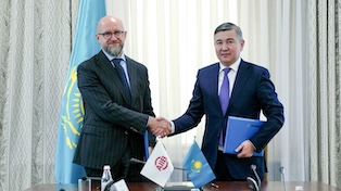 Kazakhstan, AIIB Strengthen Partnership